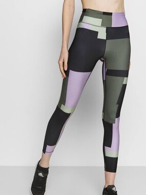 Casall Geometric Print Leggings – Designer Activewear from Sweden
